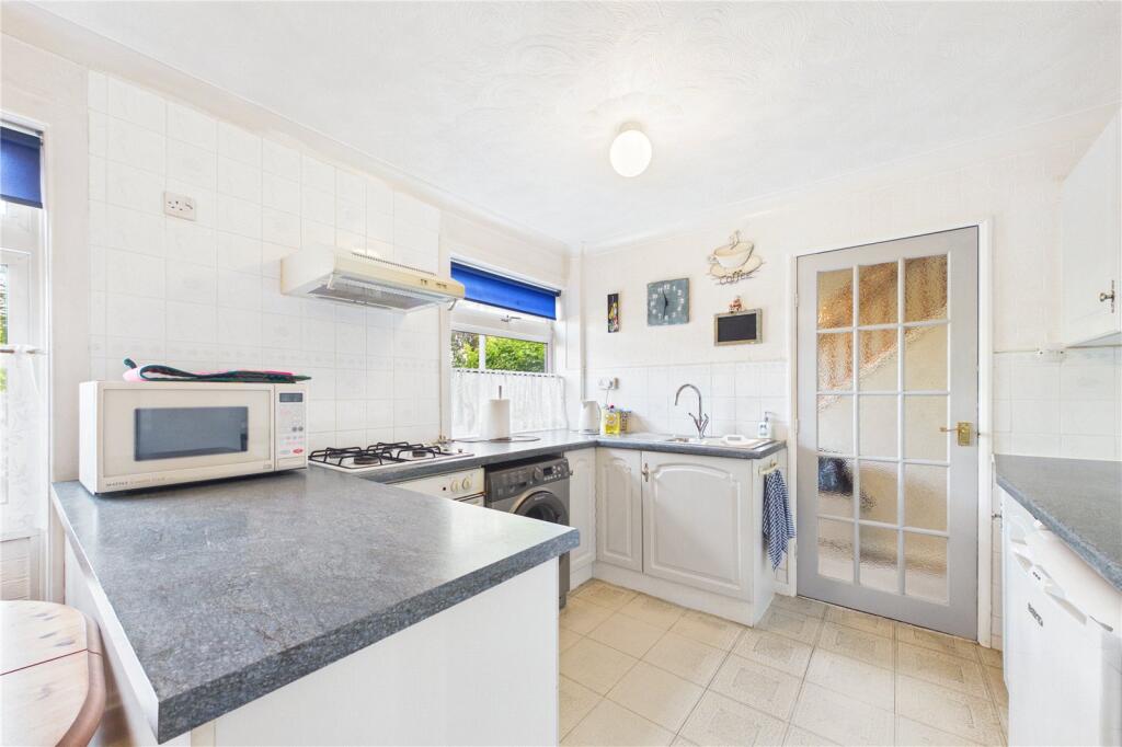 House in Basingstoke and Deane, Basingstoke - View 2