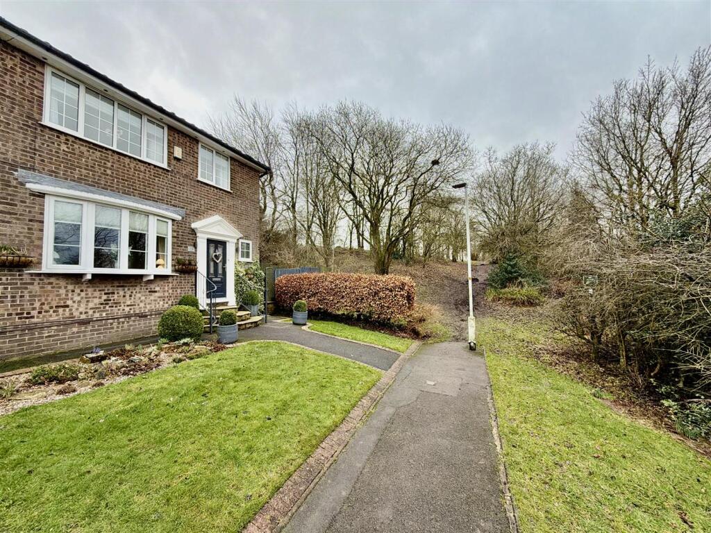 3-bed terraced on Cornfield, Stalybridge, £365,000