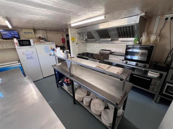 Bar Kitchen b.jpg