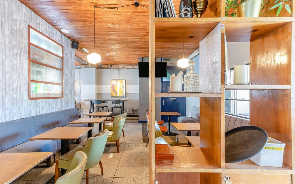 8689817-interior08.jpg