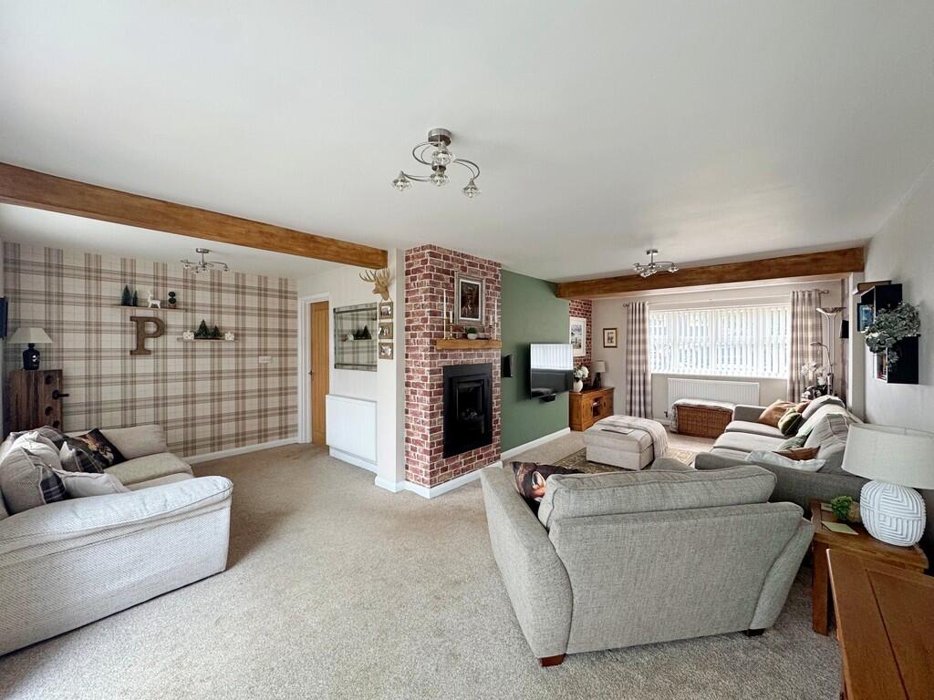House in Warwick, Kenilworth - View 3