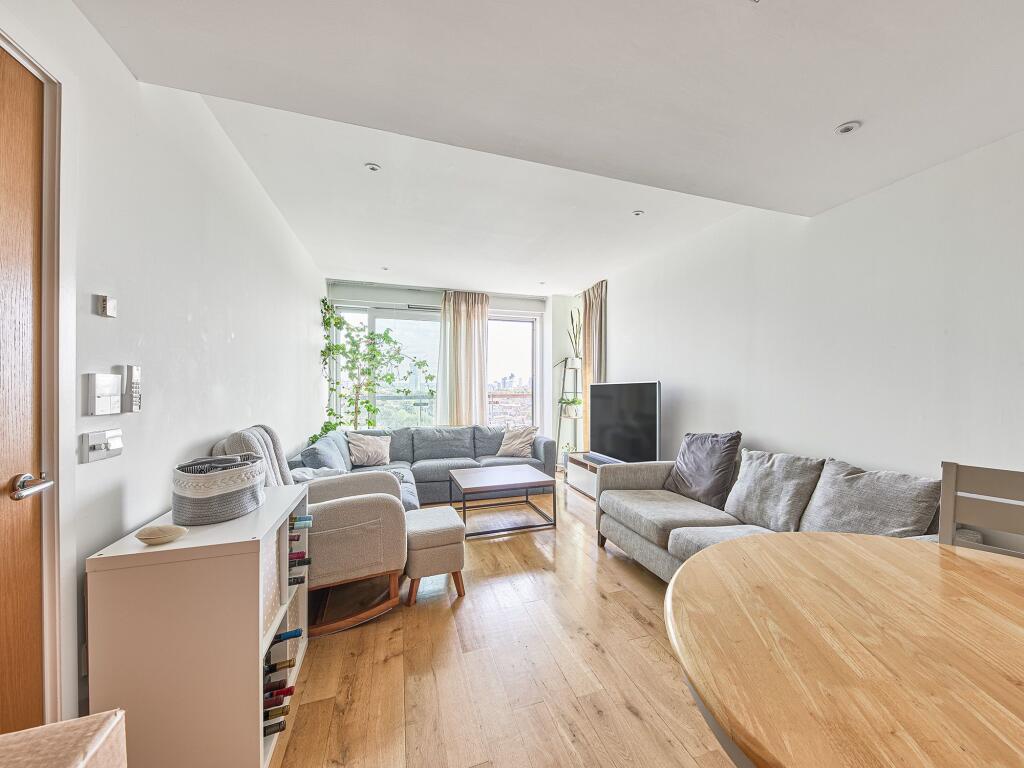 Apartment in London - View 3