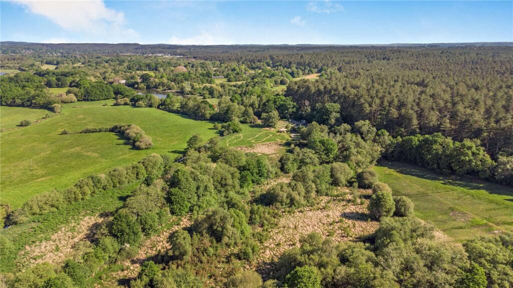 Ashley Heath, Ringwood, Dorset, BH24 - View 3