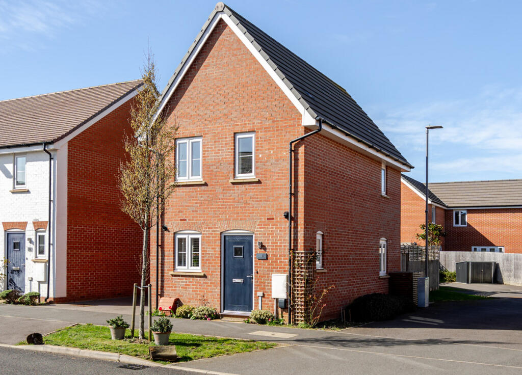 Main image of property: Bonaire Grange Newton Leys, Milton Keynes, MK3