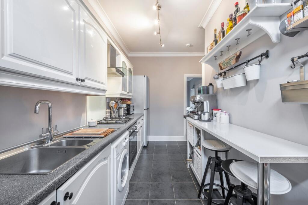 Lower Richmond Road, 
Palewell, SW14 - View 4