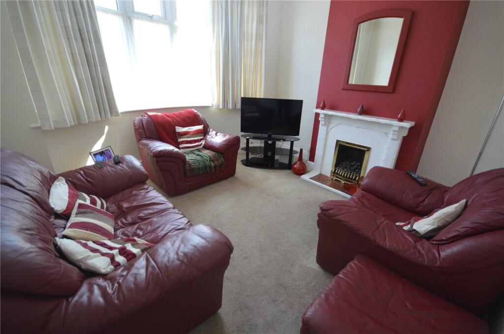 House in Luton - View 3