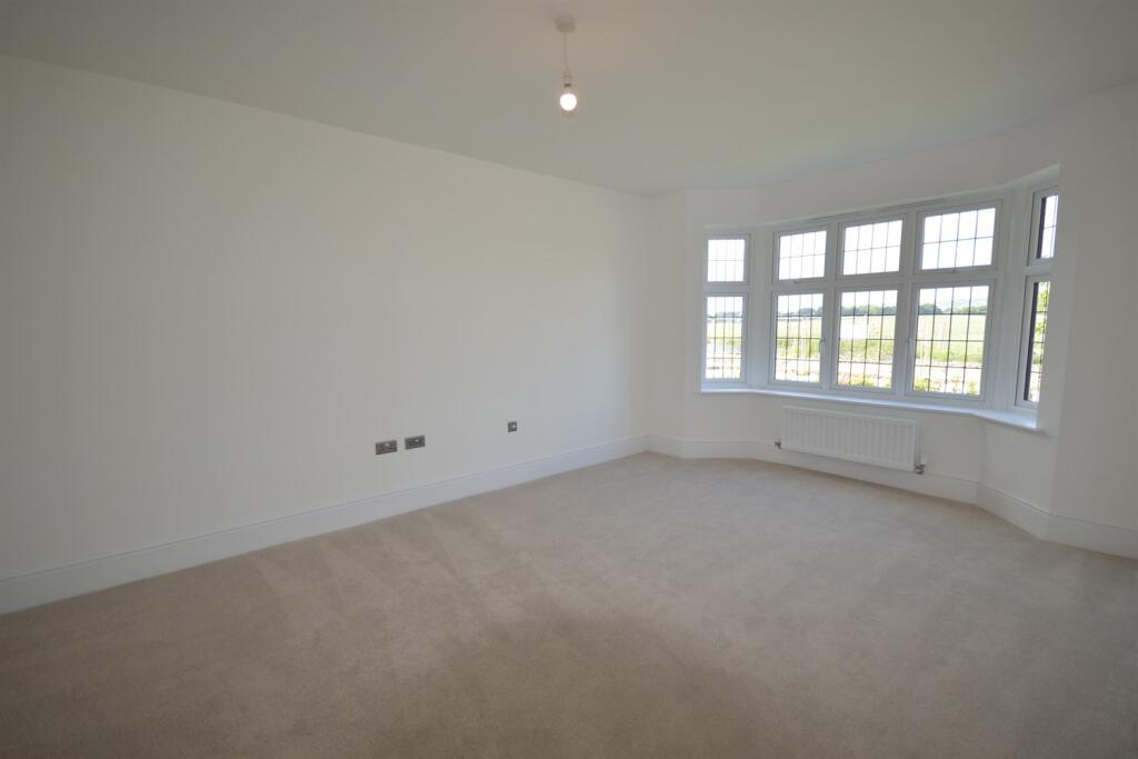 House in Portsmouth - View 2