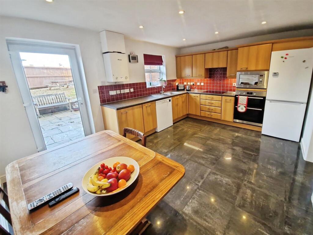 Crewe Road, Sandbach photo 3