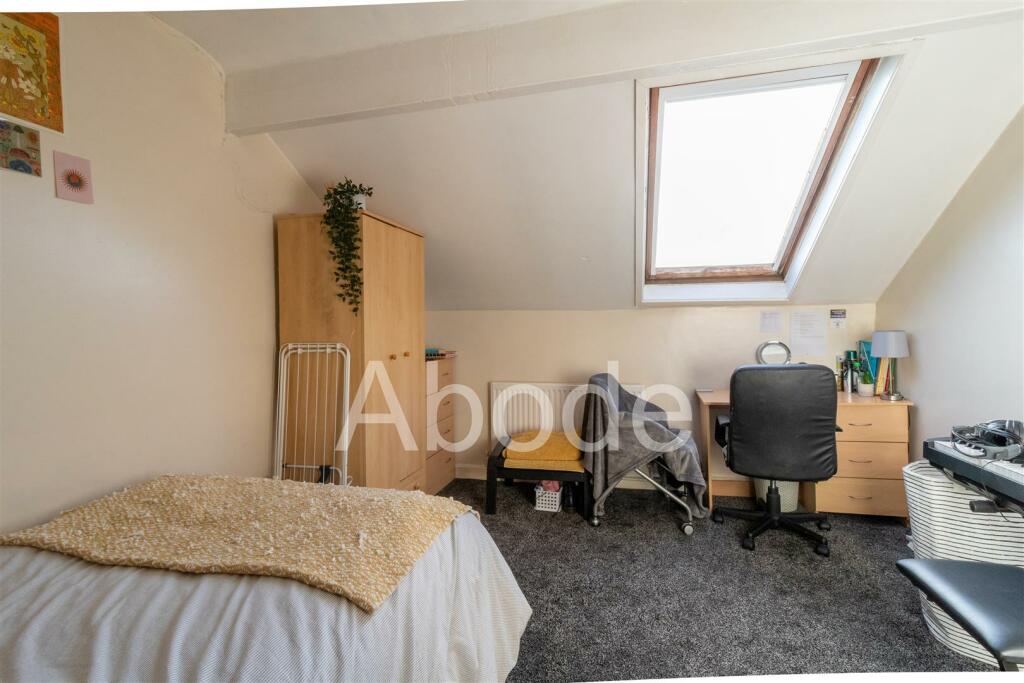 8 bedroom house for rent