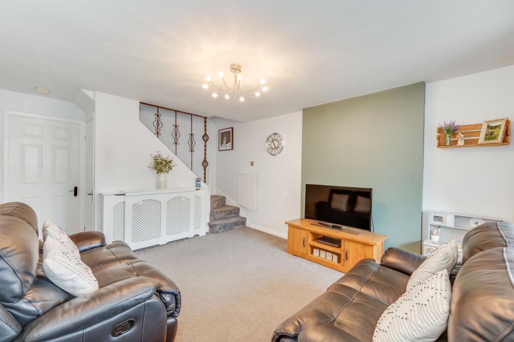Ralston Court, Halfway, S20 photo 3