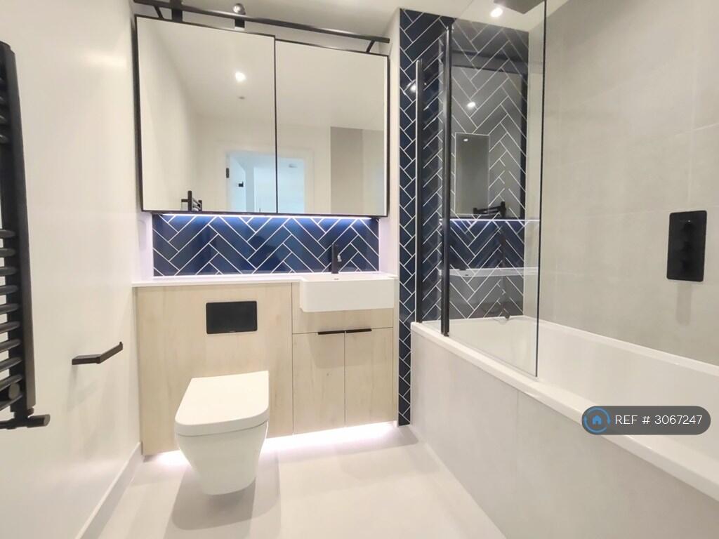Apartment in Southall - View 4
