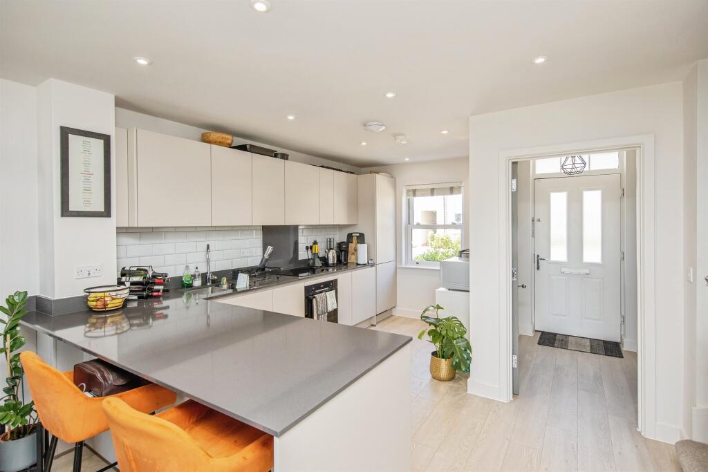 Excelsior Avenue, Manningtree Park, Manningtree - View 4