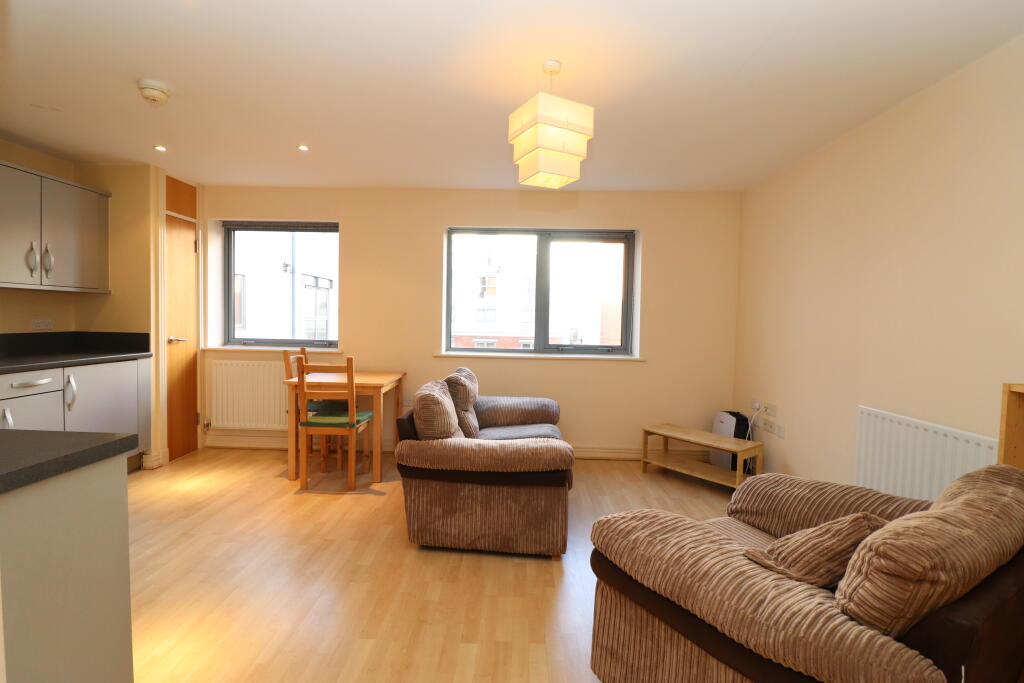 Apartment in Birmingham, West Midlands - View 3
