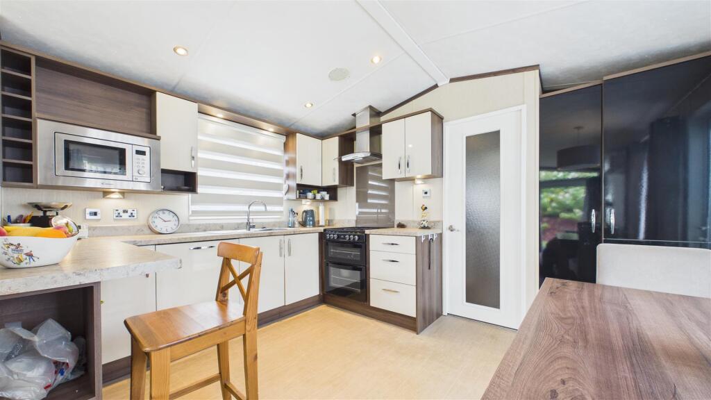 House in Peterborough - View 5