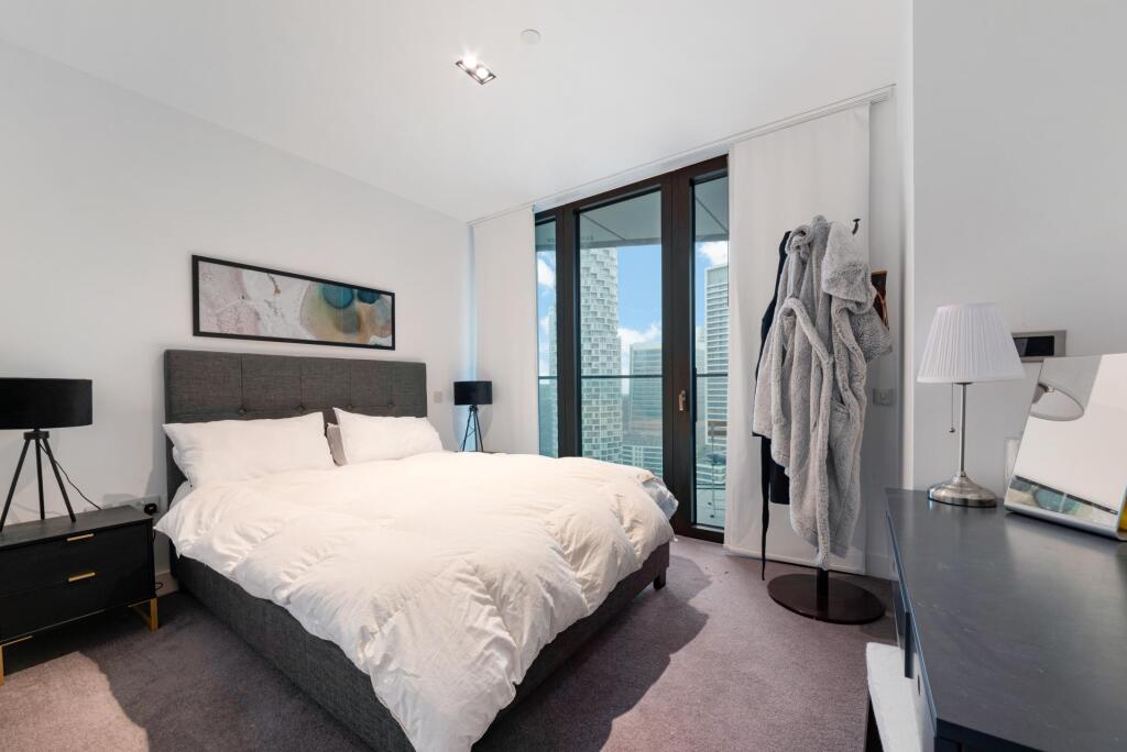 Apartment in London, St John's Estate, Isle of Dogs - View 4