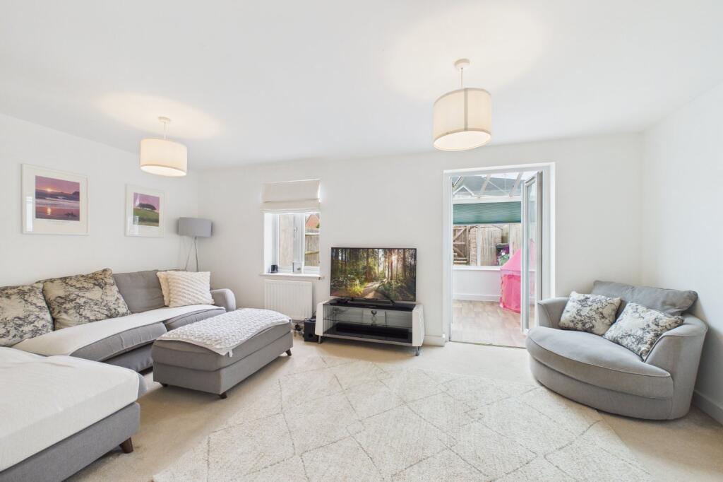 House in Wokingham - View 4