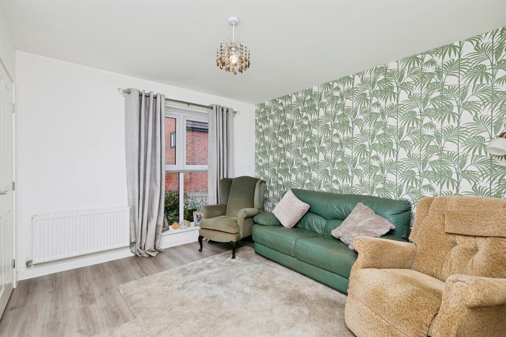Wootton Close, Leabrooks, Alfreton photo 3