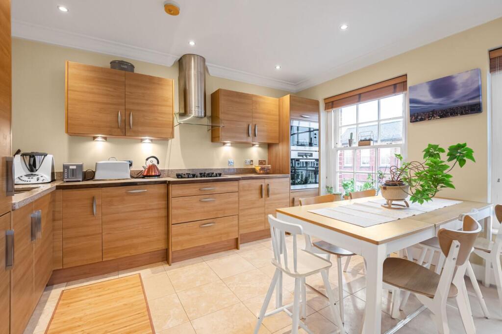 Apartment in South Oxfordshire, Henley-on-Thames - View 2