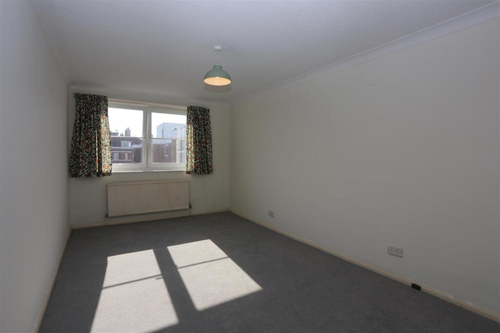Apartment in Hove, Brighton and Hove - More