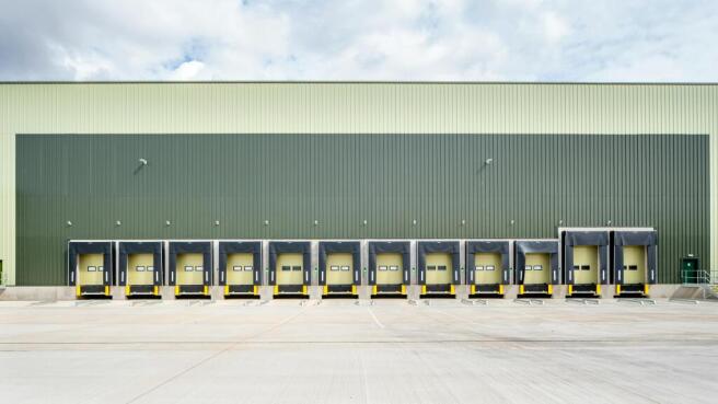 Horizon 7 docks yard.jpg