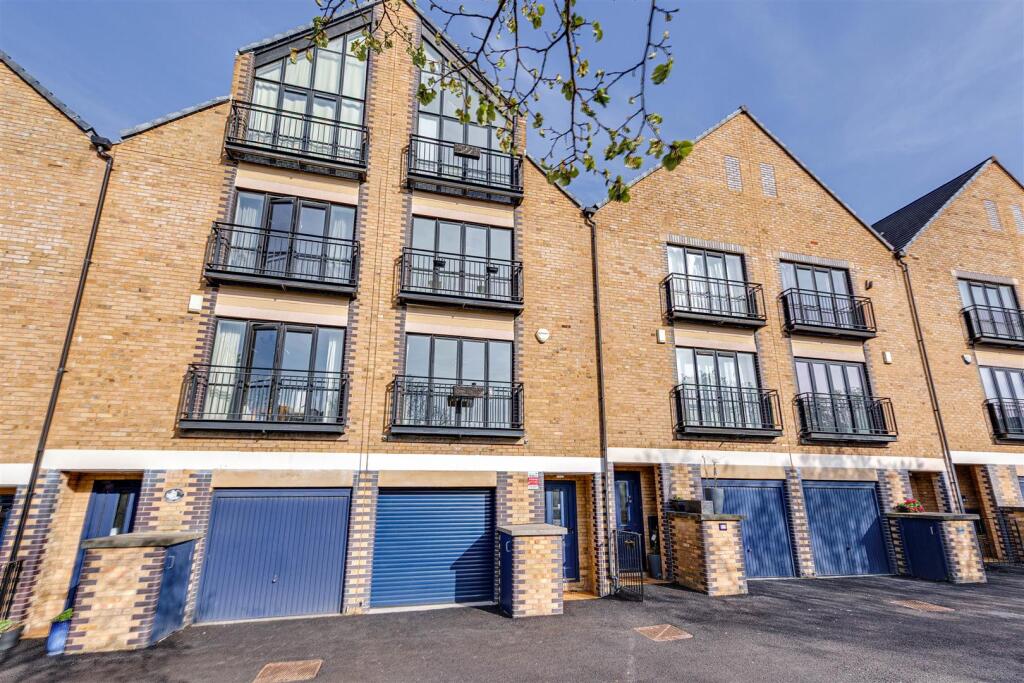 4-bed house on South Ferry Quay, Liverpool, £450,000