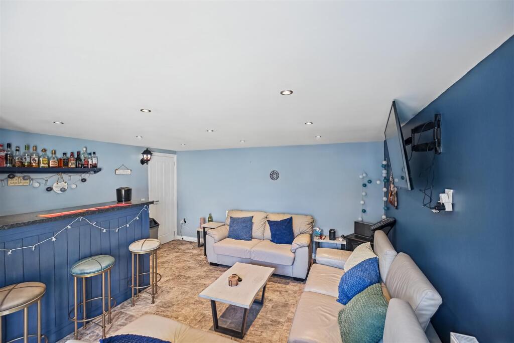 House in Stonehouse, South Lanarkshire - View 2