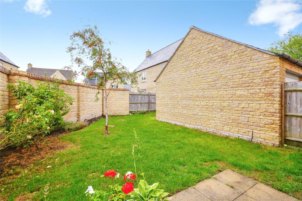 House in Cotswold, Bourton-on-the-Water - More