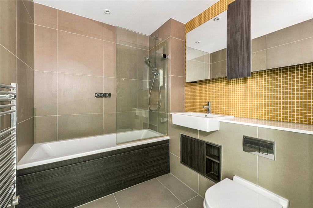 Apartment in London - View 3
