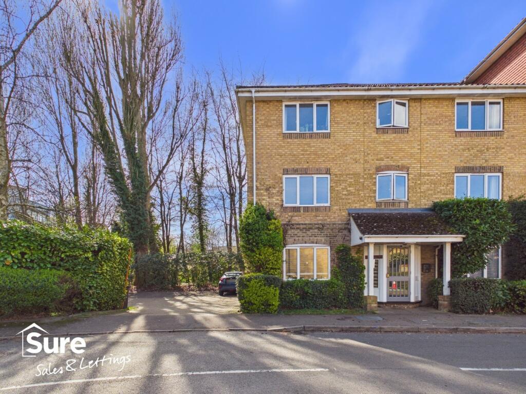 Main image of property: Kingfisher Drive, Hemel Hempstead, Hertfordshire, HP3 9DD