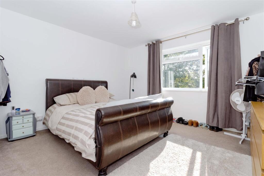 Apartment in Brighton - View 4