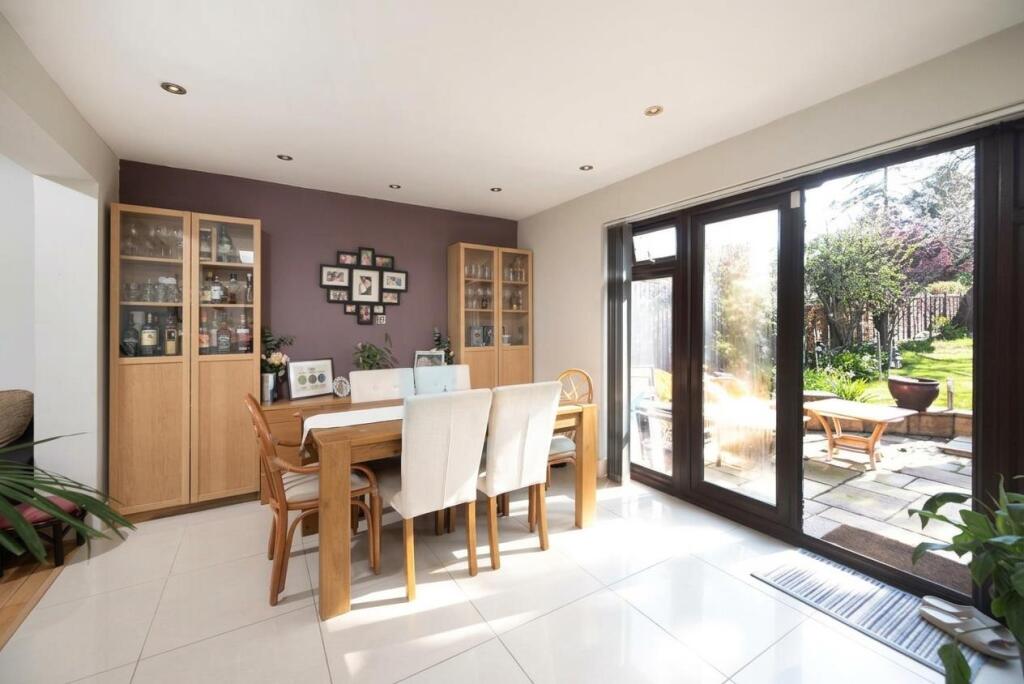 House in London - View 5