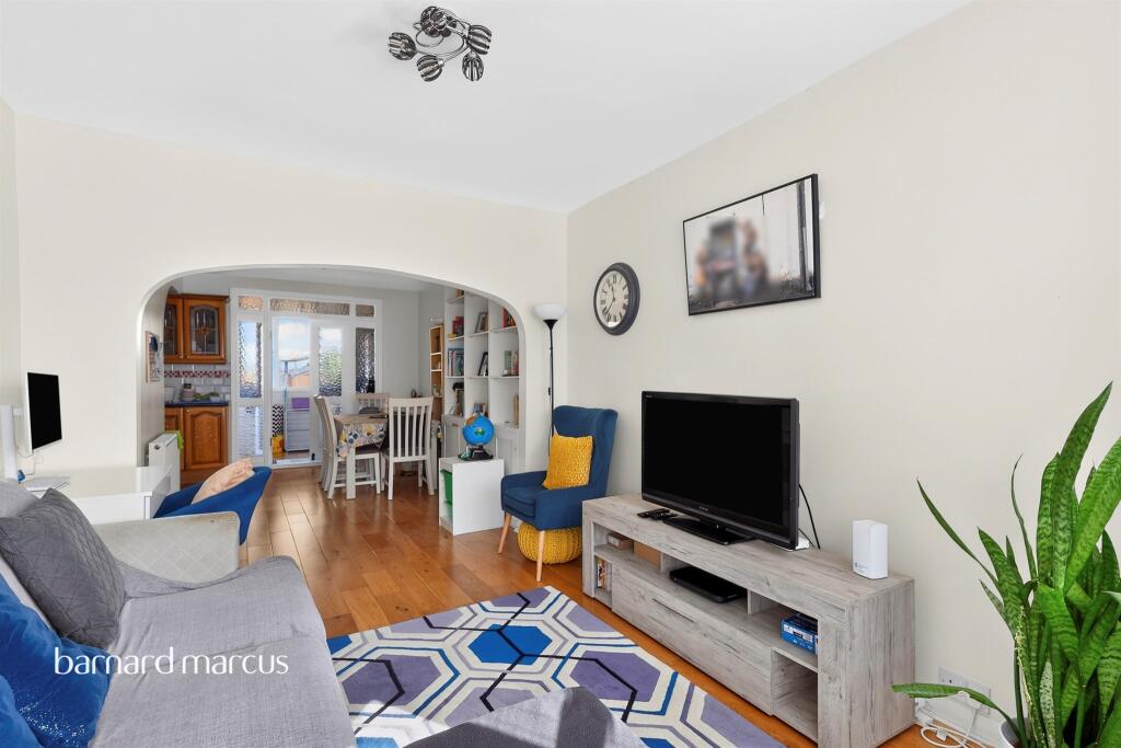 House in London - View 2
