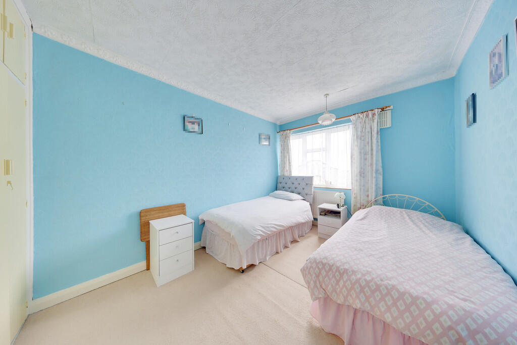 House in Orpington, Leesons, St Paul's Cray - More
