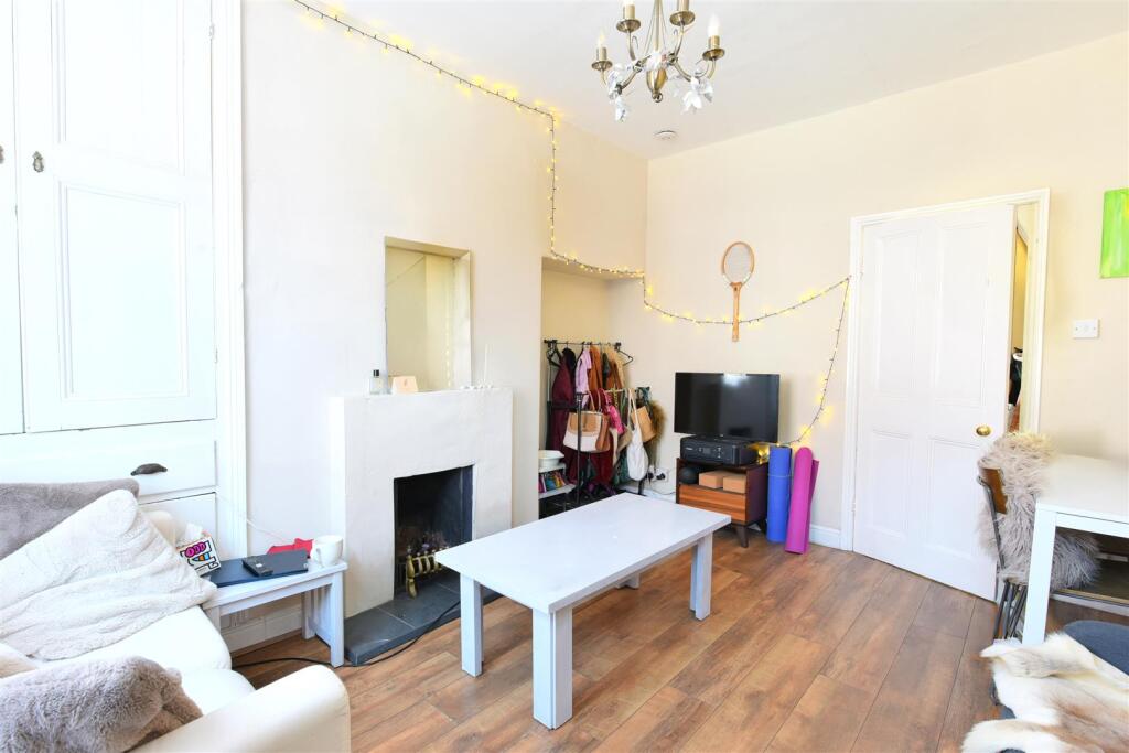 Main image of property: Farrar Street