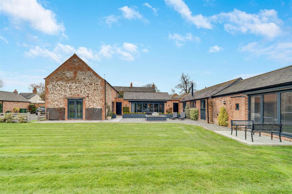 House in Blaby, Kilby - More