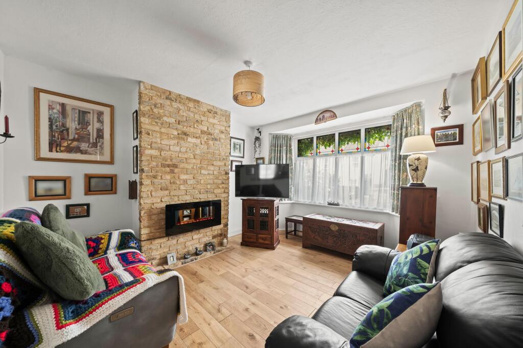 House in Sutton - View 2