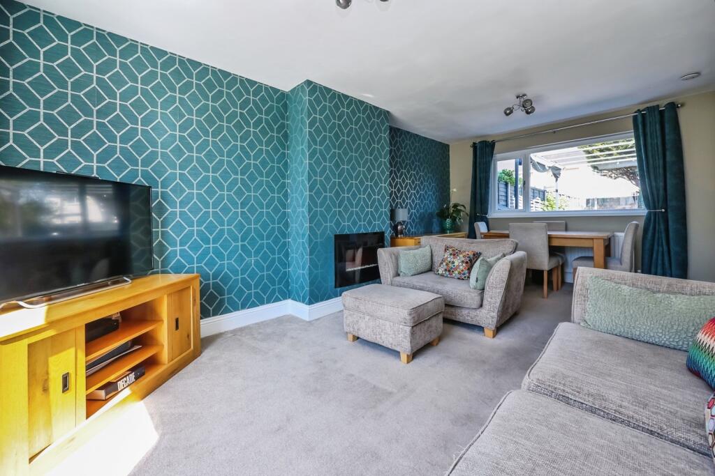 House in Nottingham, Clifton - More