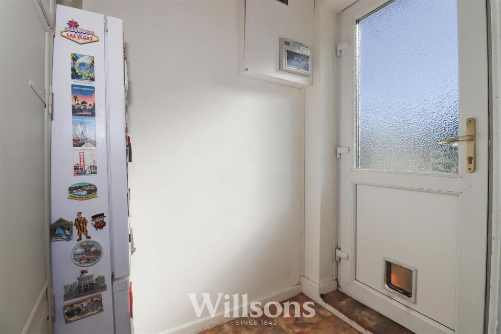 House in East Lindsey, Hundleby - More