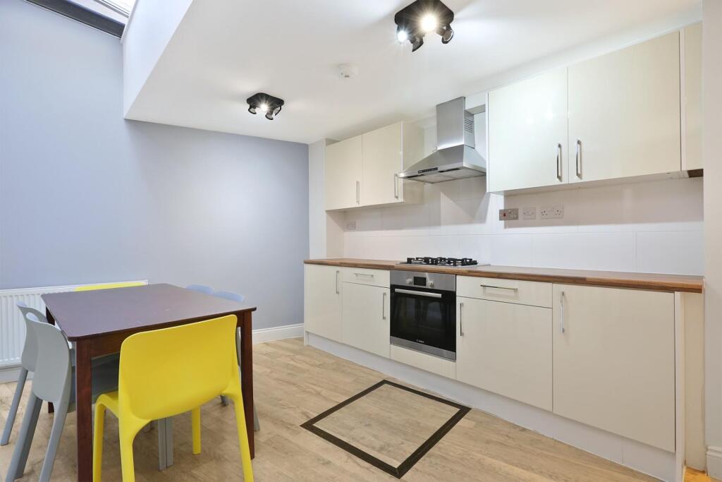 Apartment in London, Denmark Hill, Camberwell - View 3