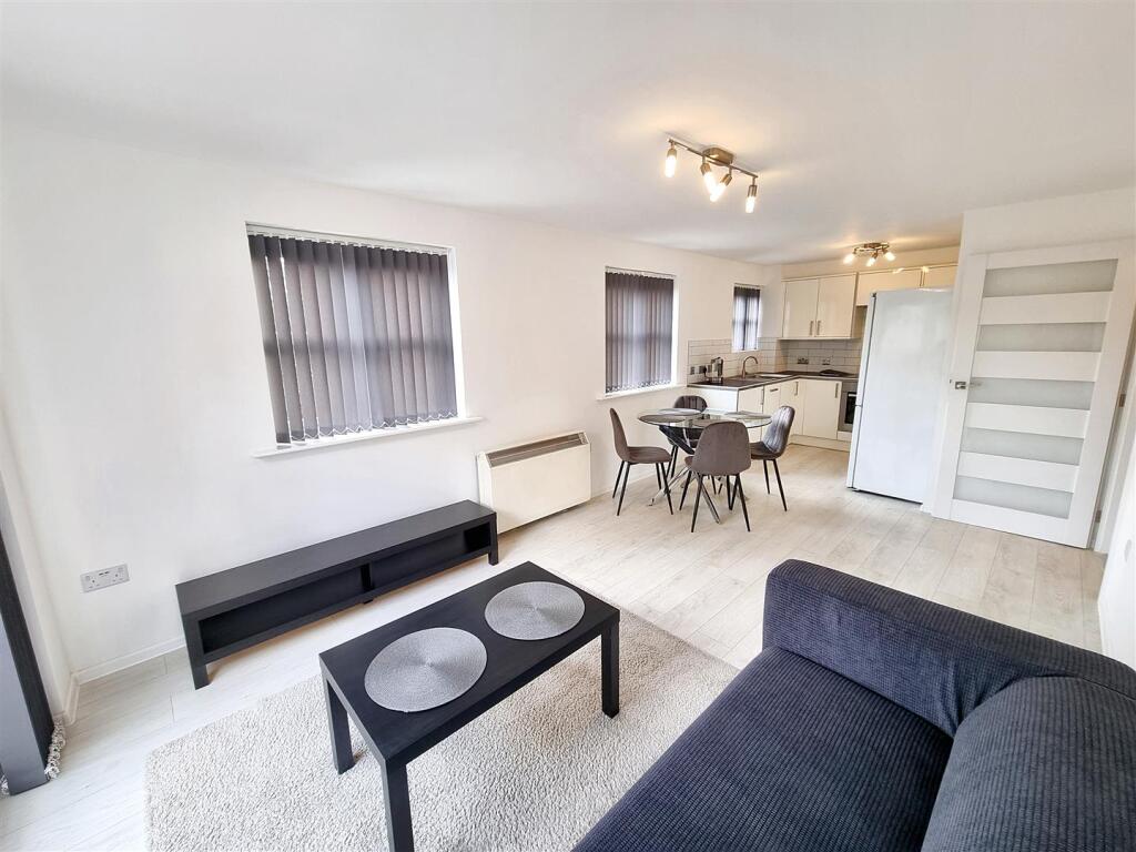 Apartment in London, Mill Meads, Stratford - View 4