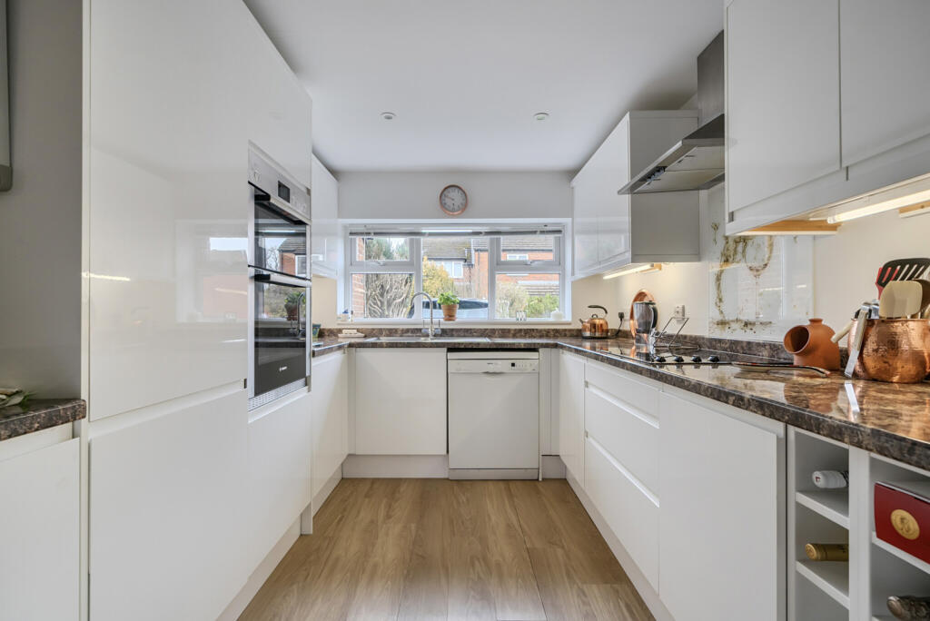 Periam Close, Henley-On-Thames, Oxfordshire, RG9 - View 4