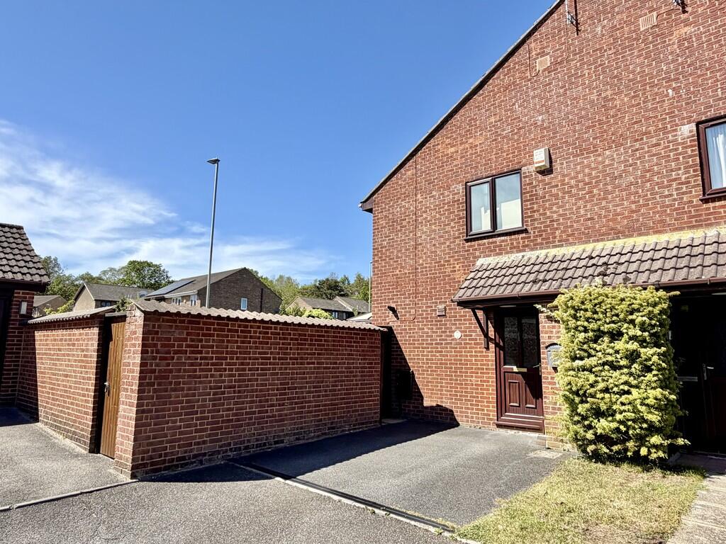 Main image of property: Chaffinch Close, Creekmoor