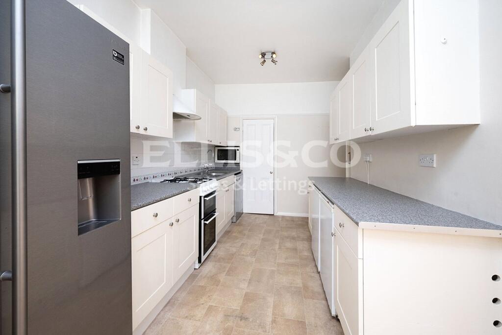 Brockenhurst Gardens, Mill Hill, London, NW7 photo 4