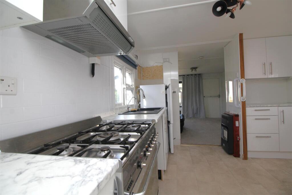 House in Peterborough, Parnwell - View 4