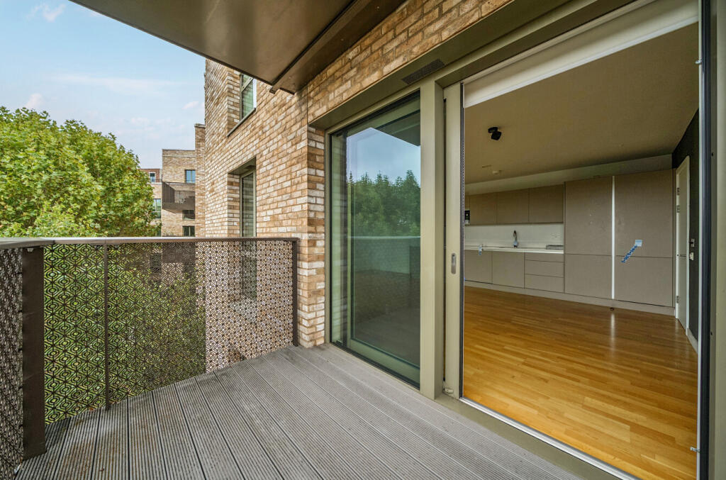 Apartment in London, Bermondsey Village, Walworth - More