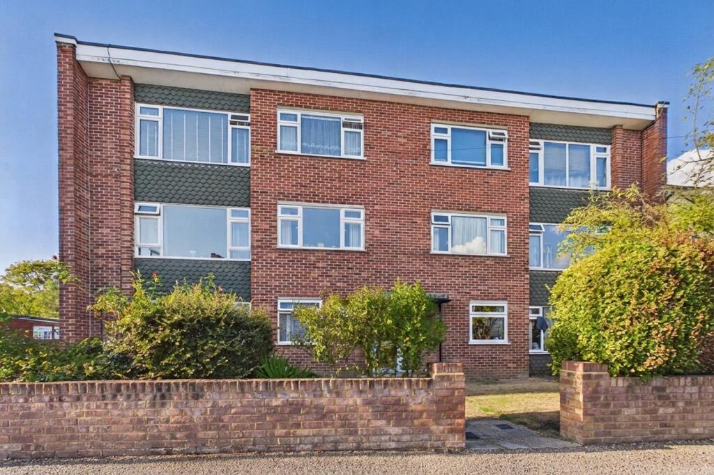 House in Spelthorne, Surrey - More
