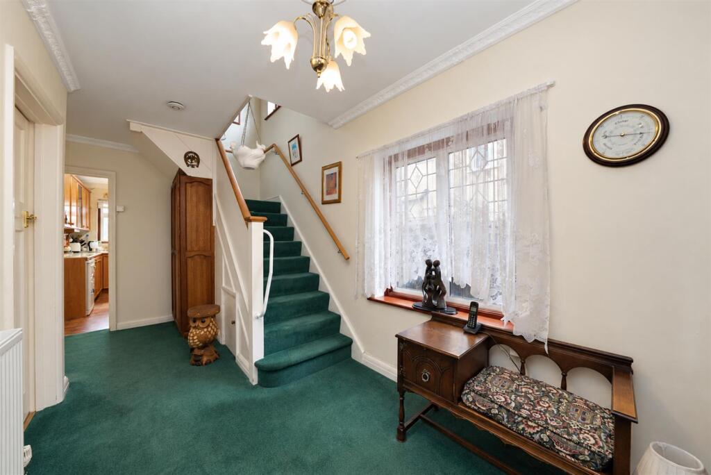 House in Watford, Cassiobury Estate, North Watford - View 2