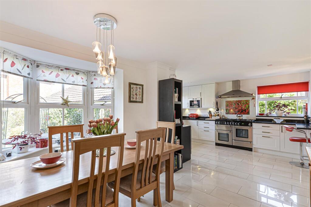 House in Tonbridge and Malling, Kings Hill - View 4
