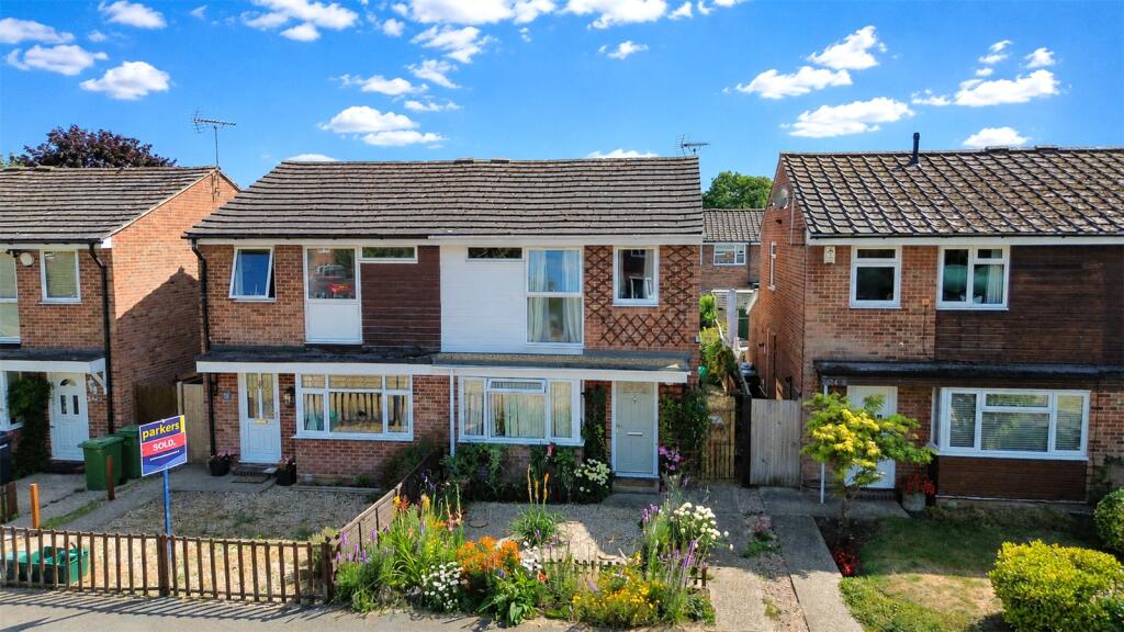 Main image of property: Carters Rise, Calcot, Reading, Berkshire, RG31
