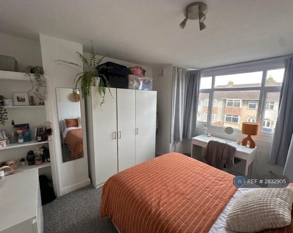5 bedroom terraced house for rent